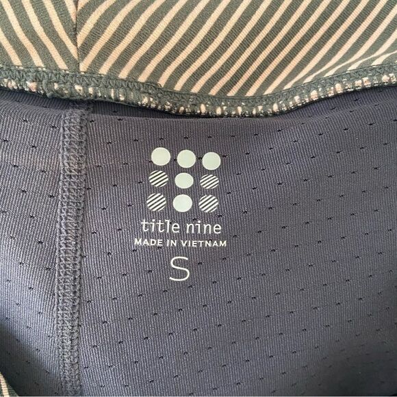 Title Nine Athletic Golf Skort Pink / Gray Striped size small - Picture 5 of 6